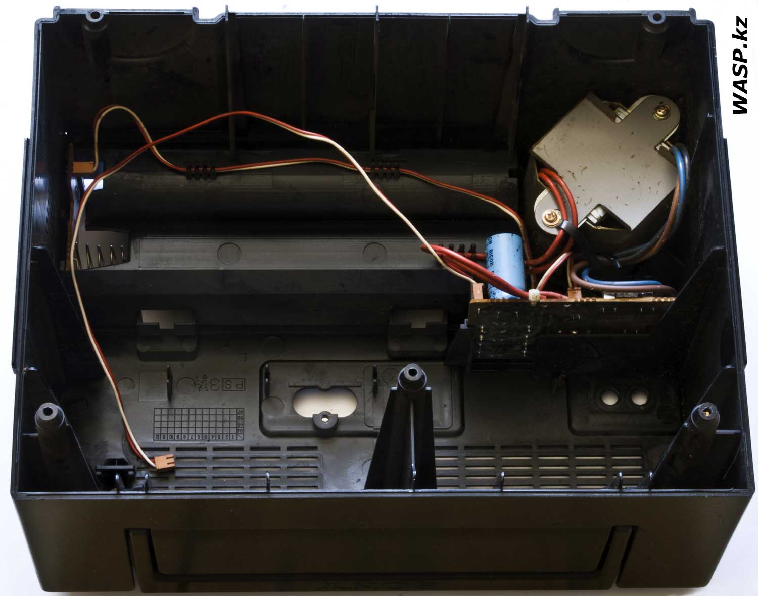 SONY CFS-W475S разборка старой магнитолы SONY CFS-W475S разборка старой магнитолы