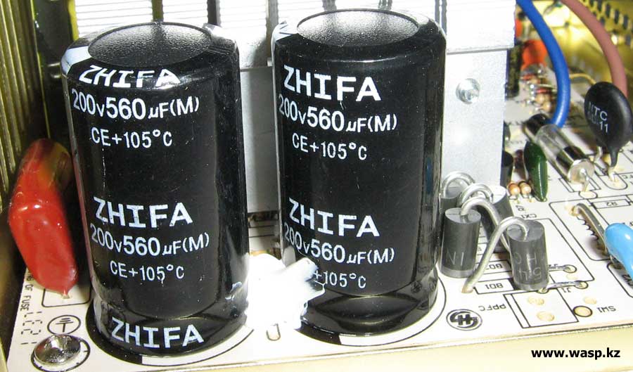 входные конденсаторы ZHIFA в блоке питания Crown CM-PS450 входные конденсаторы ZHIFA в блоке питания Crown CM-PS450