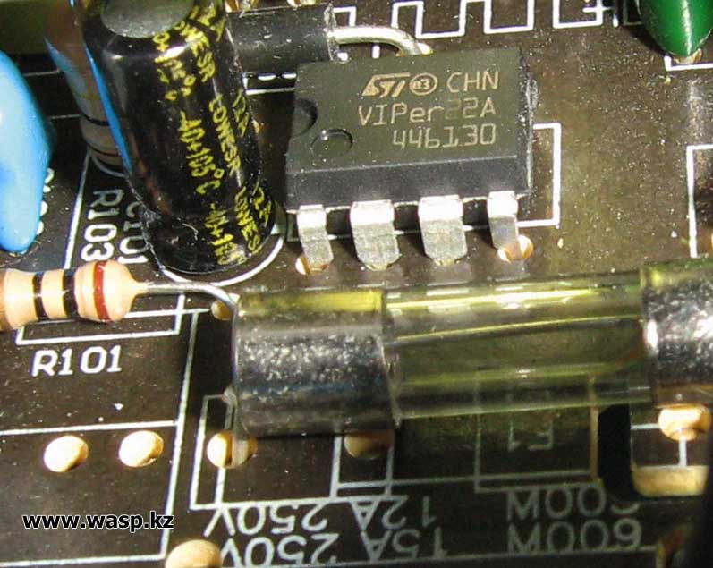 ШИМ-контроллер VIPer22A в Crown CM-PS850 Superior ШИМ-контроллер VIPer22A в Crown CM-PS850 Superior