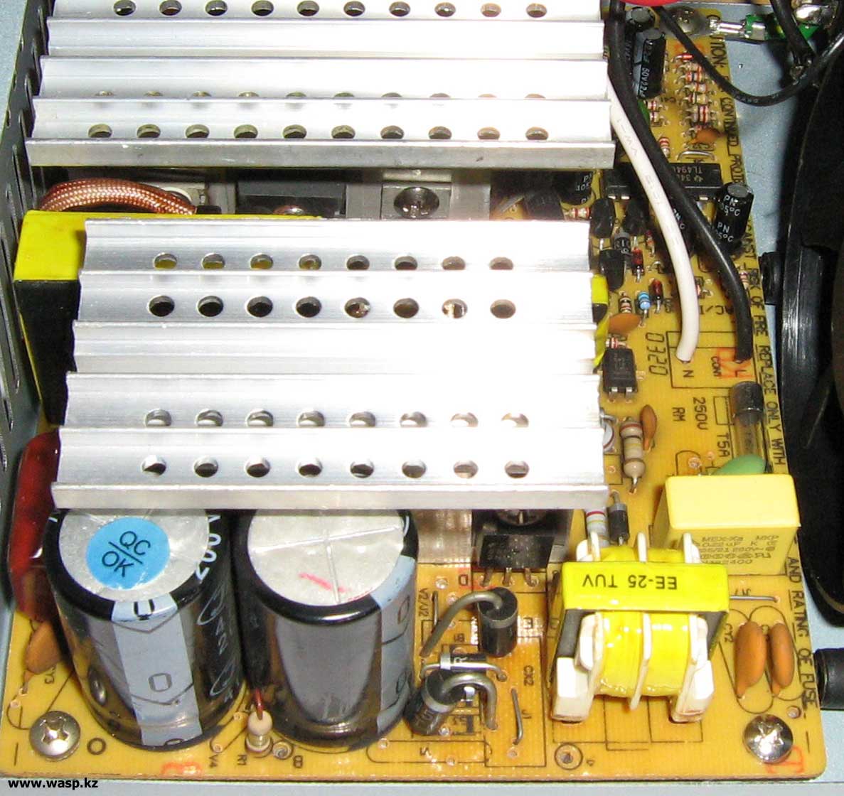 охлаждение Delux ATX-400W P4 power supply Delux ATX-400W P4