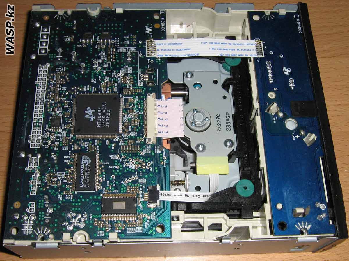 Benq DW2000 разбираем оптический привод Benq DW2000 разбираем оптический привод