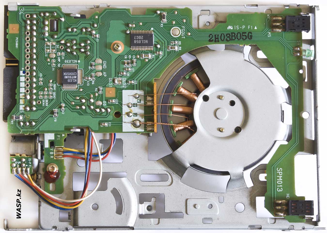 Казахстанский IT-портал - Статьи: Mitsumi D359M3D - флоппи-дисковод ...