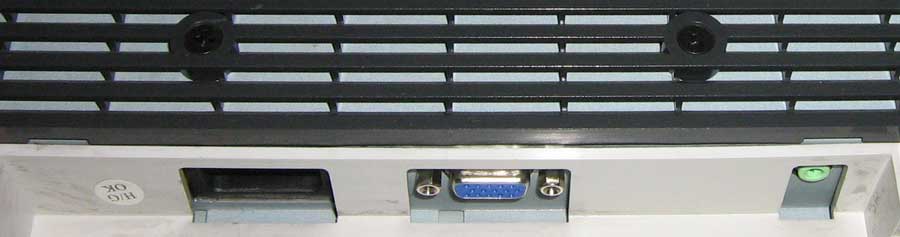 разъемы на мониторе Fujitsu Siemens B17-1 питание VGA аудио разъемы на мониторе Fujitsu Siemens B17-1 питание VGA аудио
