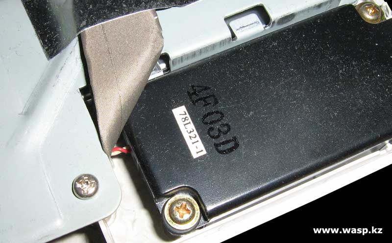 4F03D и 78L321-1 блок акустики в мониторе Fujitsu Siemens B17-1 4F03D и 78L321-1 блок акустики в мониторе Fujitsu Siemens B17-1