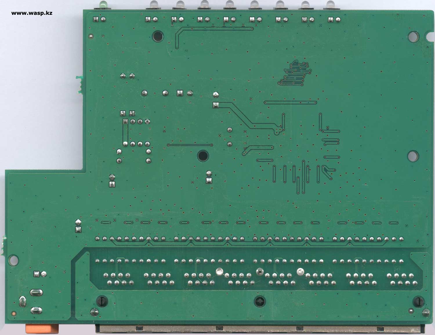 свитч D-Link DES-1008D схема платы электроники свитч D-Link DES-1008D схема платы электроники